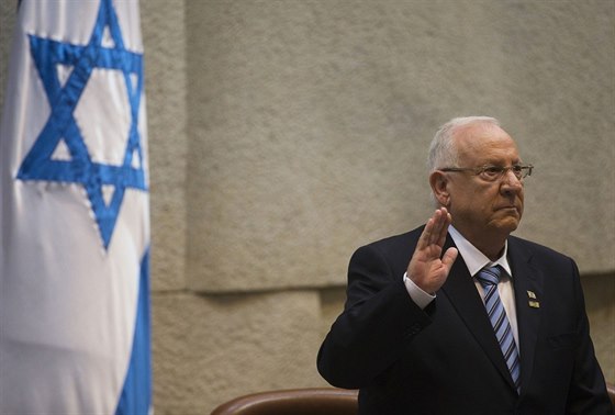 Reuven Rivlin po svém zvolení 10. ervna 2014 skládá písahu izraelského...