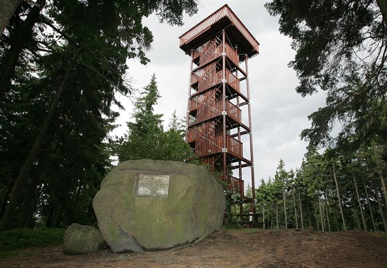 Jednou z posledních postavených vyhlídkových věží v Libereckém kraji je...
