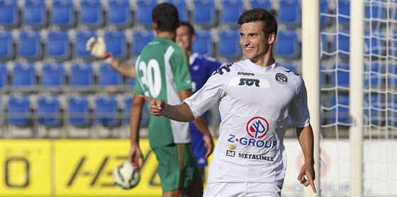 Michal Trávník ze Slovácka se raduje z gólu proti Bohemians.