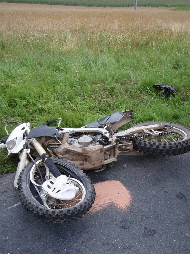 Jednadvacetiletý motocyklista elní sráku nepeil.