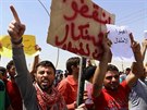 Jezídové ped centrem OSN v Irbílu ádají mezinárodní pomoc proti Islámskému...