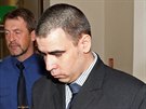 Ondej Dlouhý je obvinn, e 4. listopadu 2013 zastelil v Rakovicích svou...