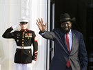 Prezident Jiního Súdánu Salva Kiir Mayardit pichází na zasedání afrických...