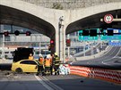 Tragická nehoda u Cholupického tunelu ve tvrtek 7. srpna zastavila provoz na...