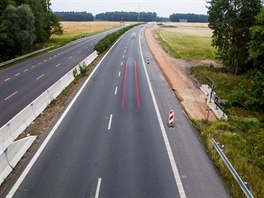 dn stroje ani pracovnci stavebn firmy nebyli k vidn ani na odboovac...