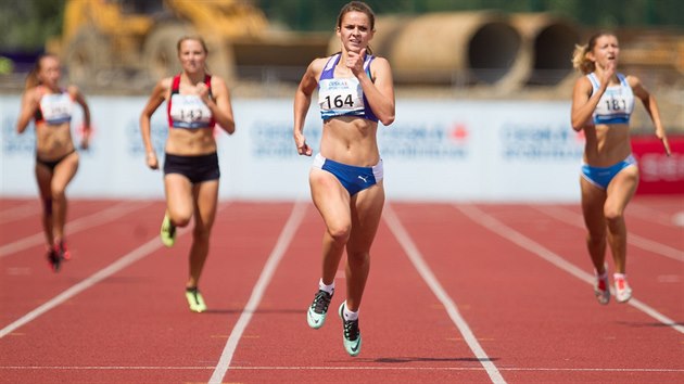 Atletka Helena Jiranov se stala na MR v Ostrav vtzkou bhu na 400 metr.