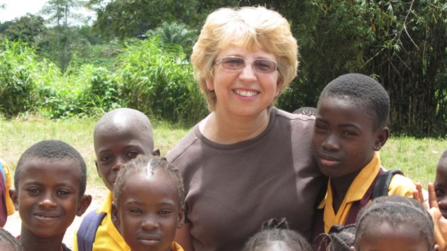 Amerianka Nancy Writebolov pomhala v Librii pod hlavikou humanitrn organizace Samaritans Purse, kdy se nakazila ebolou. Snmek pochz z jna 2013.
