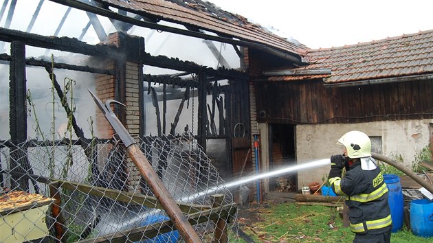 Blesk zapálil stodolu ve Vojtěchově.
