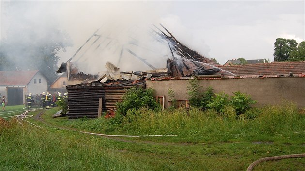Blesk zapálil stodolu ve Vojtěchově.