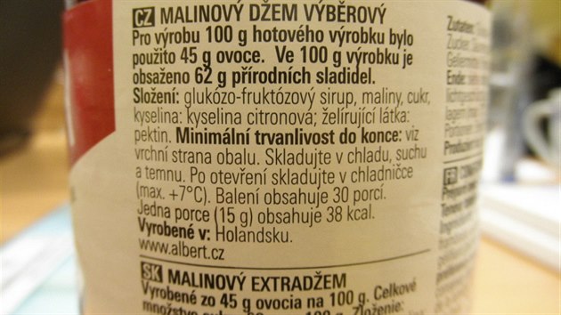 Malinov dem ml podle etikety obsahovat 45 gram ovoce na 100 gram vrobku. Obsahoval jen 33,5 gramu.