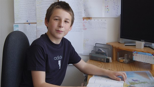 Jedenáctiletý Dominik Zajíek má IQ 148. O prázdninách se studuje uivo sedmé...