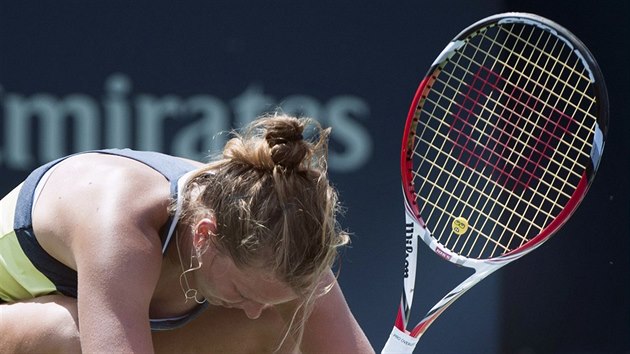 Barbora Zhlavov-Strcov se vztek bhem prvnho kola na turnaji v Montrealu.