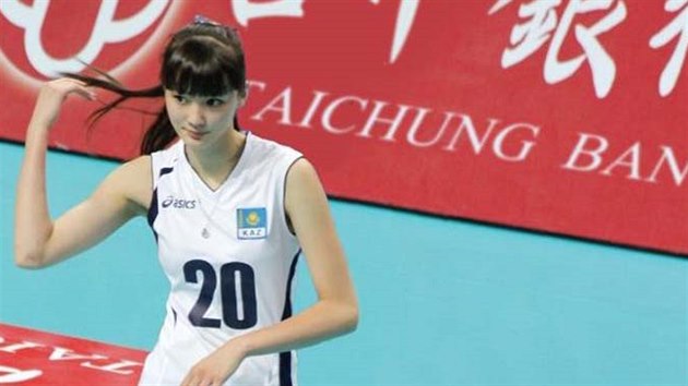 Kazaská volejbalistka Sabina Altynbeková na asijském ampionátu do 19 let