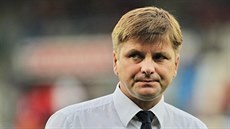 Plzeňský trenér Dušan Uhrin měl v zápase proti Jablonci zamyšlený výraz.