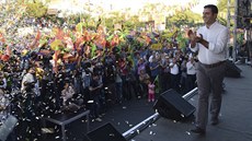 Prezidentský kandidát Demirtas bhem pedvolebního setkání (8. srpna 2014).