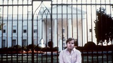 Atentátník John Hinckley se vyfotil 30. bezna 1981, ped útokem na prezidenta...