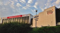 Na prelí divadla Pasá v Tebíi se objevil netradiní pouta. Mnoho obyvatel...