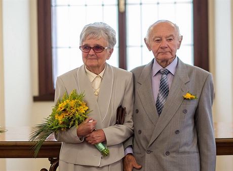 Dvaaosmdesátiletá Ludmila Nusková a její o sedm let starí manel Zdenk...