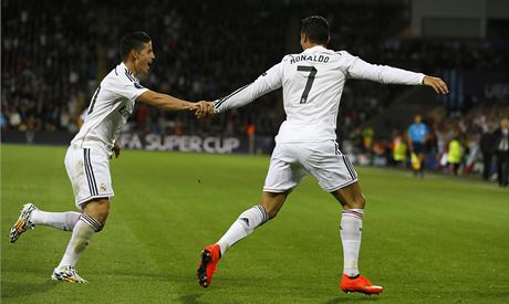 HVZDN DUO. Cristiano Ronaldo a James Rodrguez z Realu Madrid se v utkn o