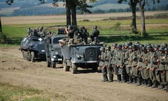 U cihelny dobrovolníci pedvedou, jak vypadala mobilizace roku 1938.