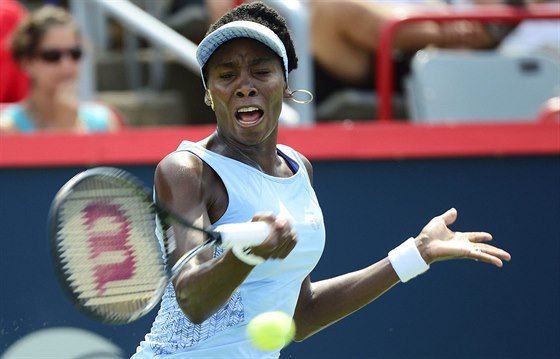 OPT V RÁI. Venus Williamsová patí i ve 34 letech k velkým hrozbám na okruhu WTA.