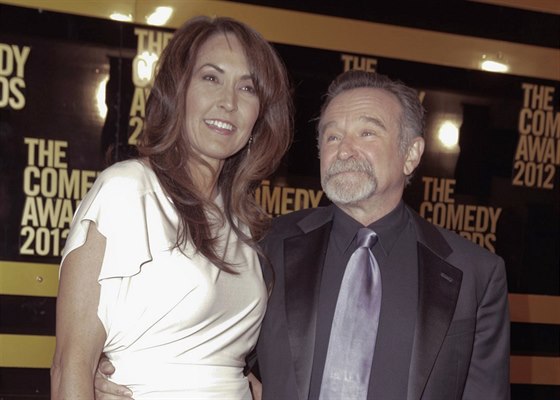 Robin Williams s manelkou Susan Schneiderovou na pedávání cen Comedy Awards...