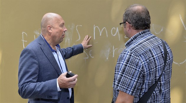 Prodej bytu byl trestný čin, trvá Bradáčová na vině exstarosty Lomeckého
