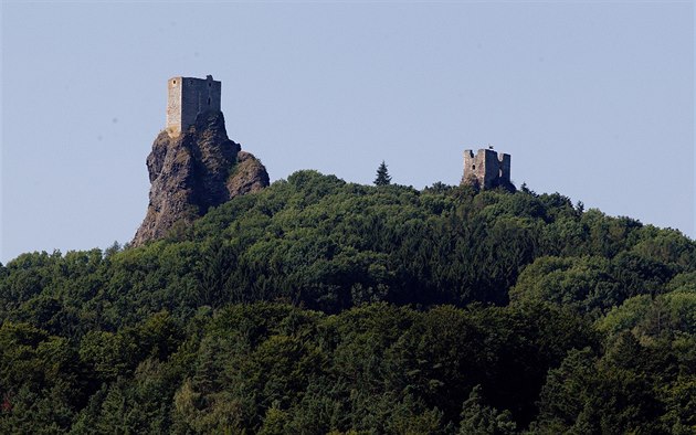 Souasná podoba nejznámjí dominanty eského ráje - hradu Trosky.