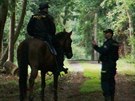 Stovky policist opt proesávaly Klánovický les. Do akce byli nasazeni...