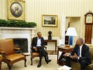 Americký prezident Barack Obama bhem pondlních jednání s éfem ministerstva...