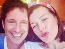 Milla Jovovichová zveřejnila selfie s manželem.