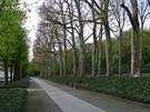 Treptower park na východ Berlína se rozkládá kousek od Sprévy.