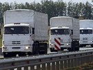 Kolona 280 nákladních automobil s humanitární pomocí pro východní Ukrajinu u...