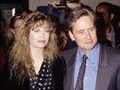 Diandra Lukerová a Michael Douglas (1994)