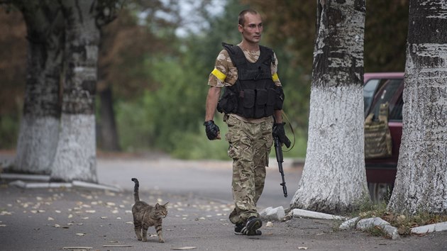 Ukrajint vojci z batalionu Donbas na pedmst Doncku (12. srpna 2014)