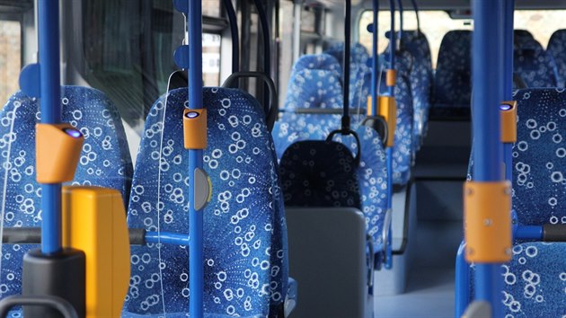 Cestující si mohou dobít své mobily či tablety přímo v autobuse