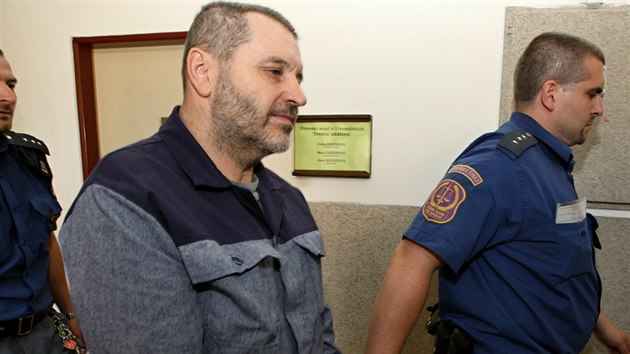 Alexandr Novák na litoměřickém soudu, který ho podmínečně propustil z vězení.