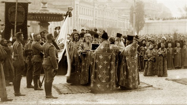 Slavnostn psaha a svcen praporu esk druiny v Kyjev, 11. jna 1914.