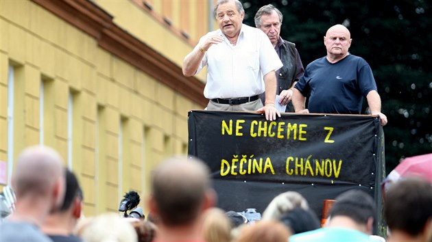 Protiromská demonstrace na náměstí v Děčíně (13. srpna 2014)