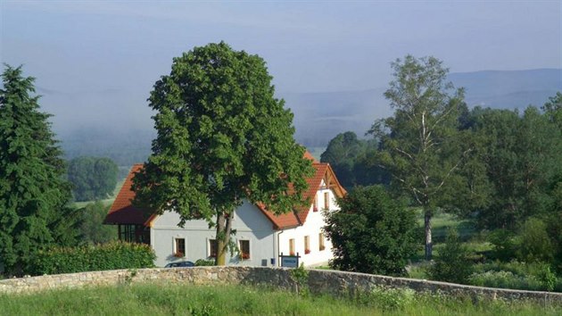 Prvn z vybudovanch penzion si na sv oteven pokal tyi a pl roku.
