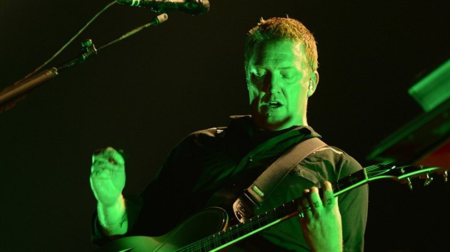 Americká kapela Queens of the Stone Age vystoupila 11. srpna v Praze. Na snímku zpěvák Josh Homme.