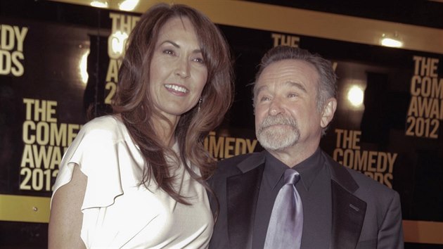 Robin Williams s manelkou Susan Schneiderovou na pedvn cen Comedy Awards (2012)
