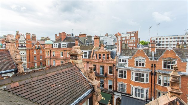 Z terasy je vhled na Londn a tvr Mayfair.