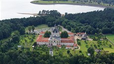 Klá�ter Pa�aislis � asi 10 km jihovýchodn� od Kaunasu