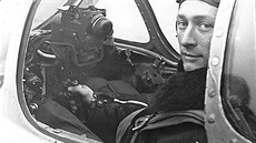 Mía Milota na jedné ze dvou dochovaných fotografií ve svém MiGu-15