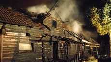 Po�ár roubeného domu v Sam�in� na Ji�ínsku (17. 8. 2014)