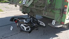 V Pozo�icích na Brn�nsku zem�el p�i nehod� senior. Na mopedu zezadu narazil do...