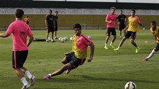 Urguayský útoník Luis Suárez bhem tréninku Barcelony. Bylo jeho první poté,...