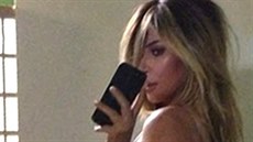 Nejradi Kim Kardashianová fotí své obí pozadí.