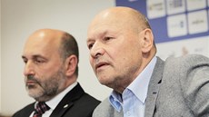 VEDLE ÉFA. Trenér Miroslav Koubek (vpravo) a majitel plzeského klubu Tomá